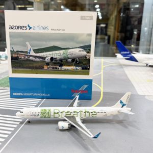 Airbus A321neo CS-TSF Breathe – Herpa 559218