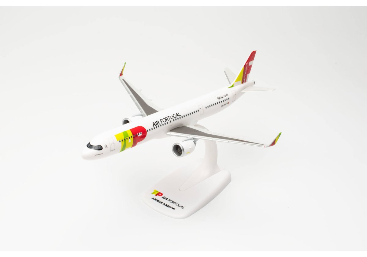 TAP Air Portugal Airbus A321LR CS-TXF “Amália Rodrigues” – 613835 - Image 2